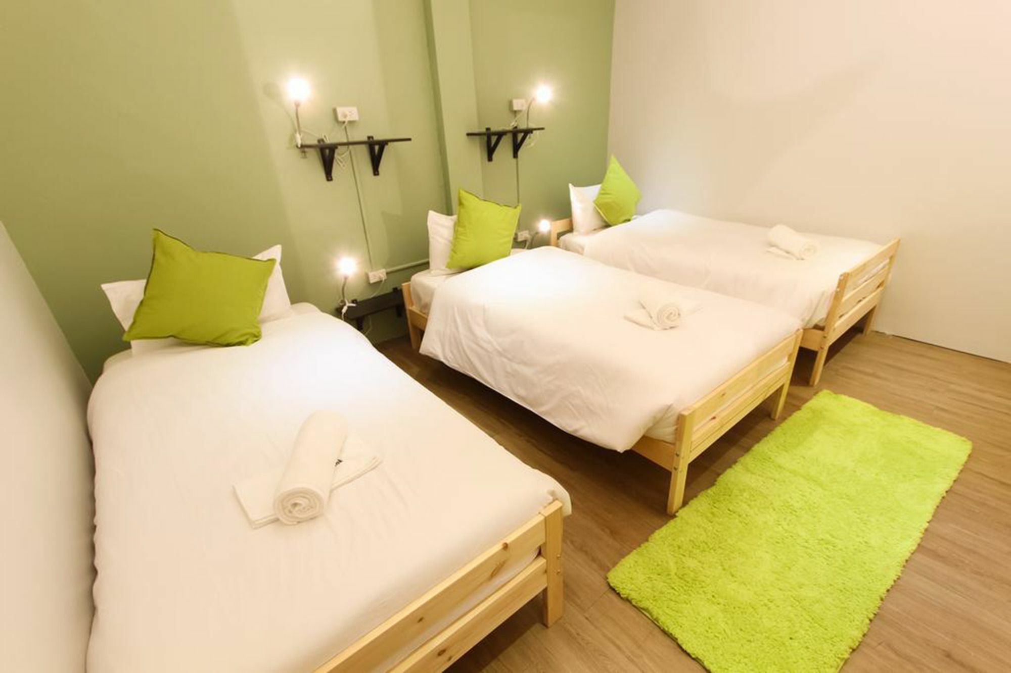 Folk Poshtel Silom Bed & Breakfast Bangkok Exterior foto