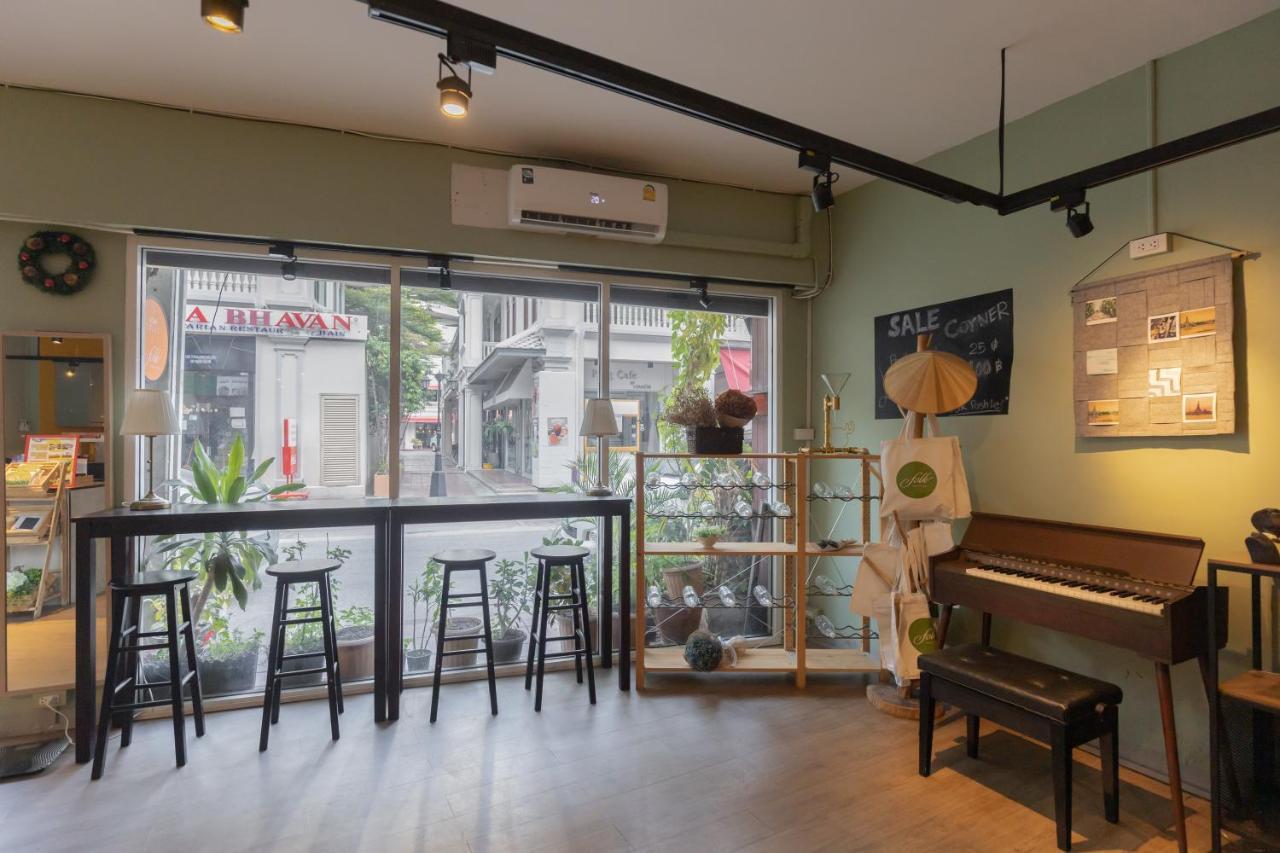 Folk Poshtel Silom Bed & Breakfast Bangkok Exterior foto
